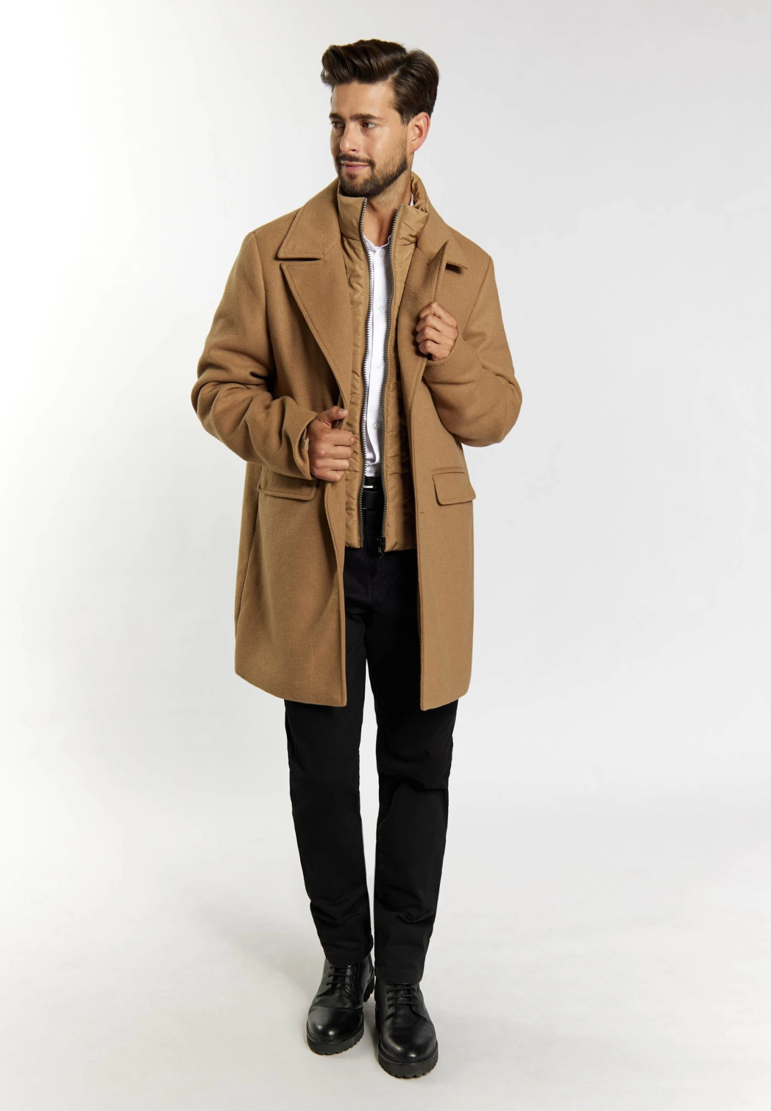 Übergangs Aus Gemisch Acalmar - Cappotto Classico - Sand Dreimaster Übergangs Aus Gemisch Acalmar - Cappotto Classico - Sand -Dreimaster 4690ed0b3cff4d638e44424ac2aaea30 scaled