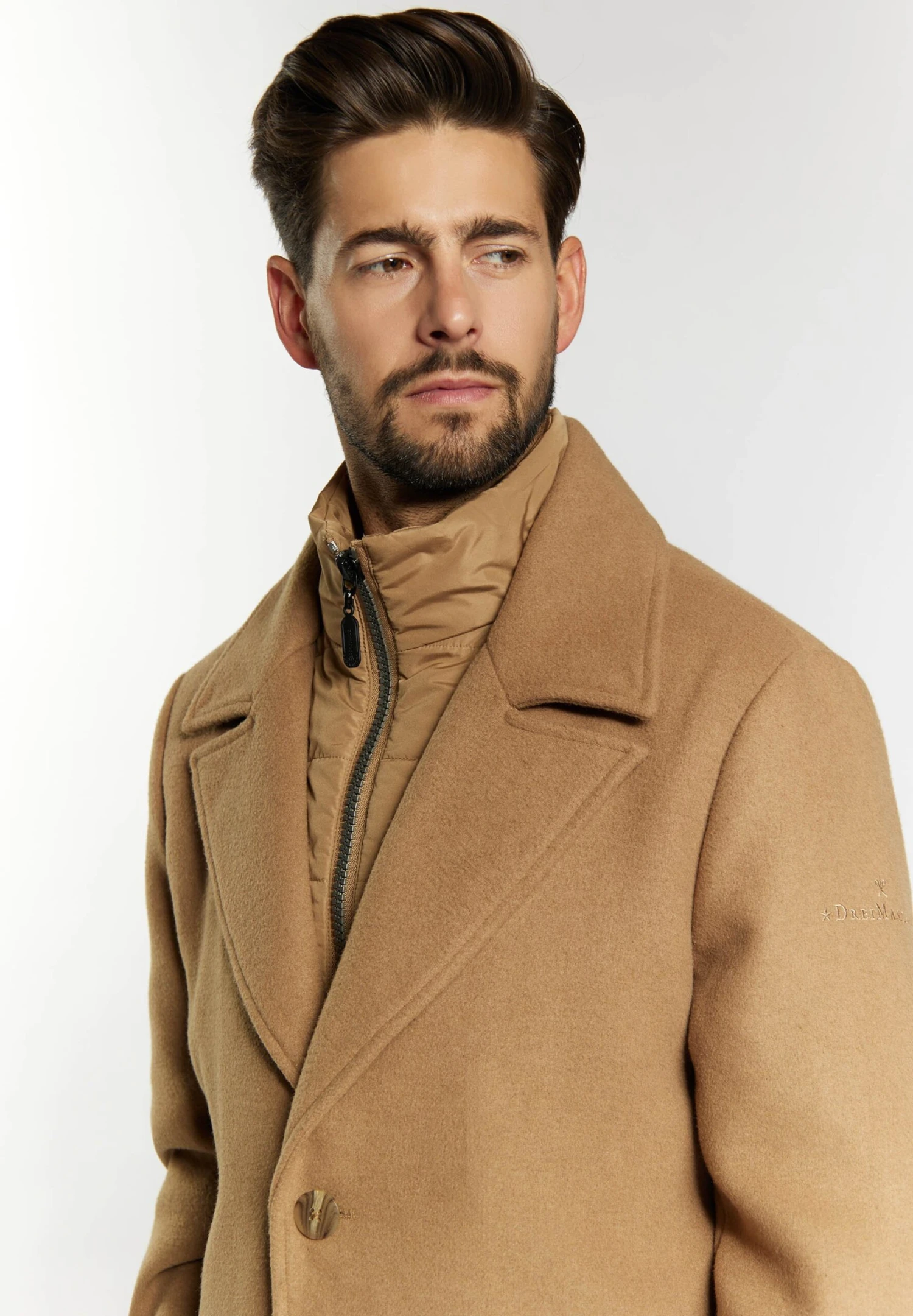 Übergangs Aus Gemisch Acalmar - Cappotto Classico - Sand Dreimaster Übergangs Aus Gemisch Acalmar - Cappotto Classico - Sand -Dreimaster d98d2f7b896d4580915e3cebe02cb9e0 scaled